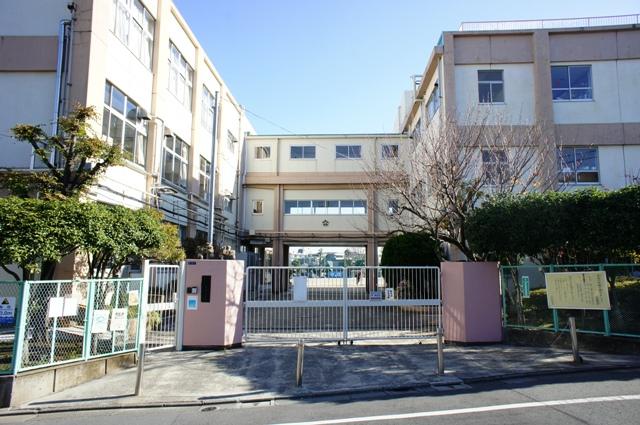 Primary school. 785m to Ota Ward Umeda Elementary School