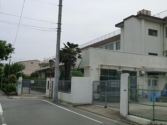 Junior high school. Ota 300m to stand Hasunuma junior high school