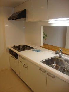 Kitchen. ~ New interior renovation completed ~ System kitchen of state-of-the-art amenities