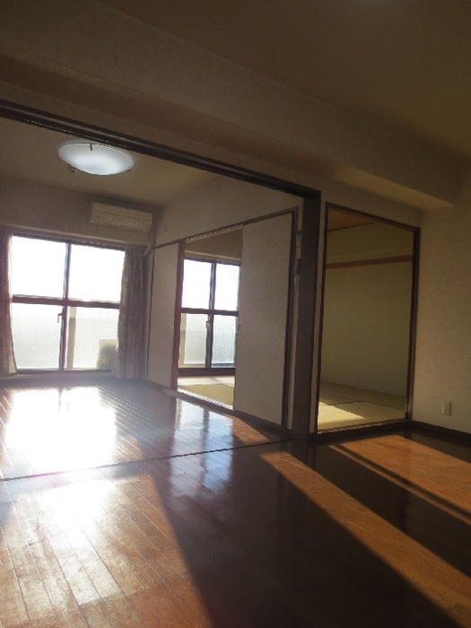 Living and room