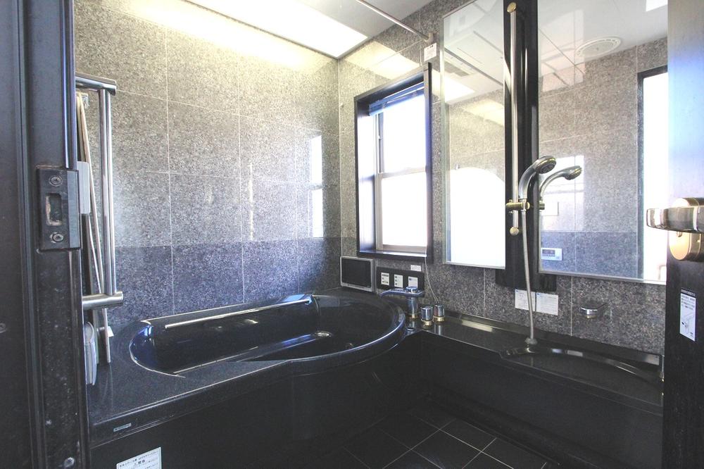 Bathroom. tv set, With mist sauna, 1,5 square meters type