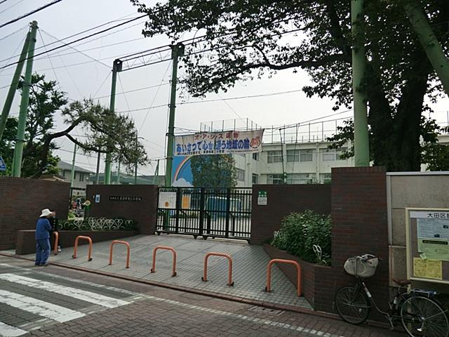 Primary school. Ota Tatsuhigashi Chofu to the third elementary school 190m