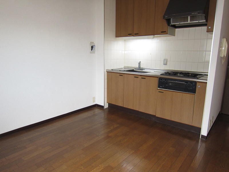 Kitchen. Photo of the same type 106, Room