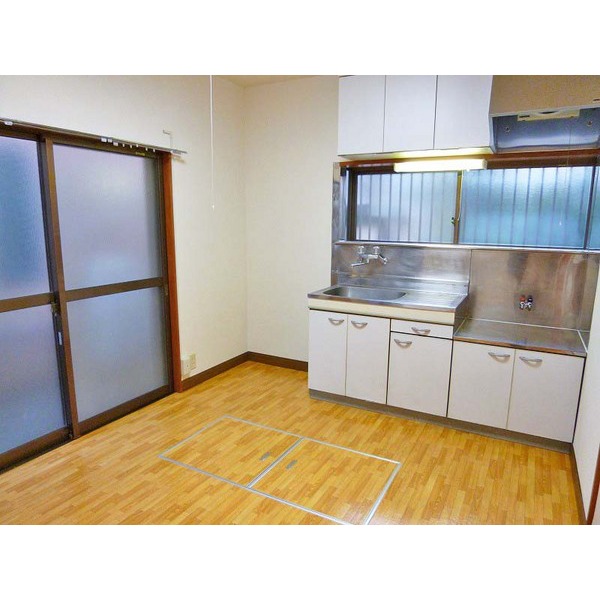 Kitchen. There is under-floor storage!