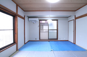 Living and room. Two-sided lighting! Bright Japanese-style room 6 quires + plates 2 Pledge = spacious 8 pledge