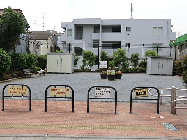 park. Omorihigashi is a park that is loved by everyone in the region as a 350m children and wife our opportunity to communicate with up to Yonchome second children's park. 