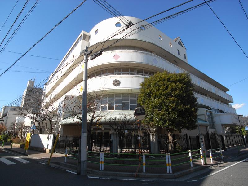 Primary school. Omori to the first elementary school will be in a good location of the 300m walk 4 minutes. 