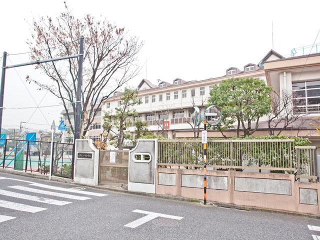 Primary school. Ota 702m to stand Koike elementary school