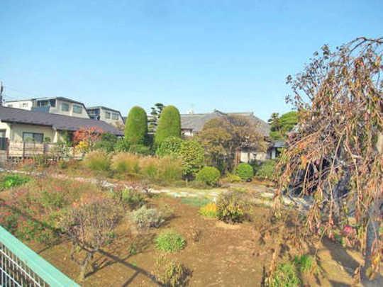 View photos from the dwelling unit. East adjacent land will enjoy a sense of openness and a scenic backdrop in the grounds of the "Ikegami Honmonji" centrist Council.