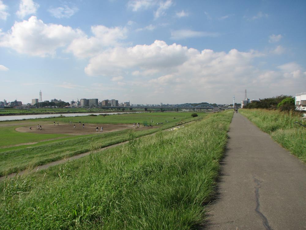 Other. About 700 meters to the banks of the Tama River