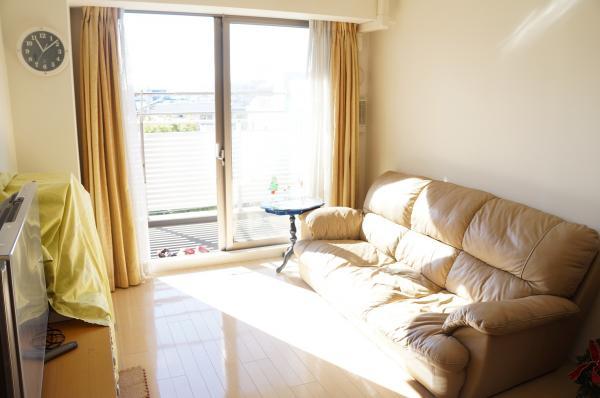 Living. 4th floor ・ South-facing per, Sunshine good