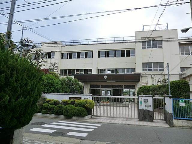Junior high school. 180m to Ota Ward Yukitani Junior High School