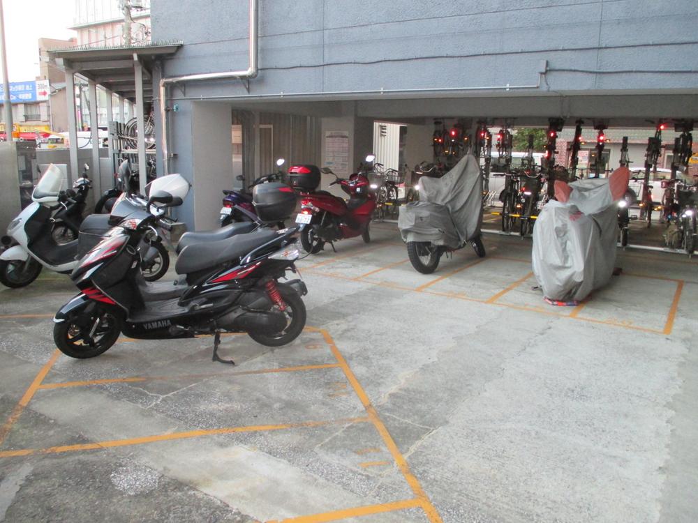 Other local. Photo / Motorcycle Parking (November 2013) Shooting
