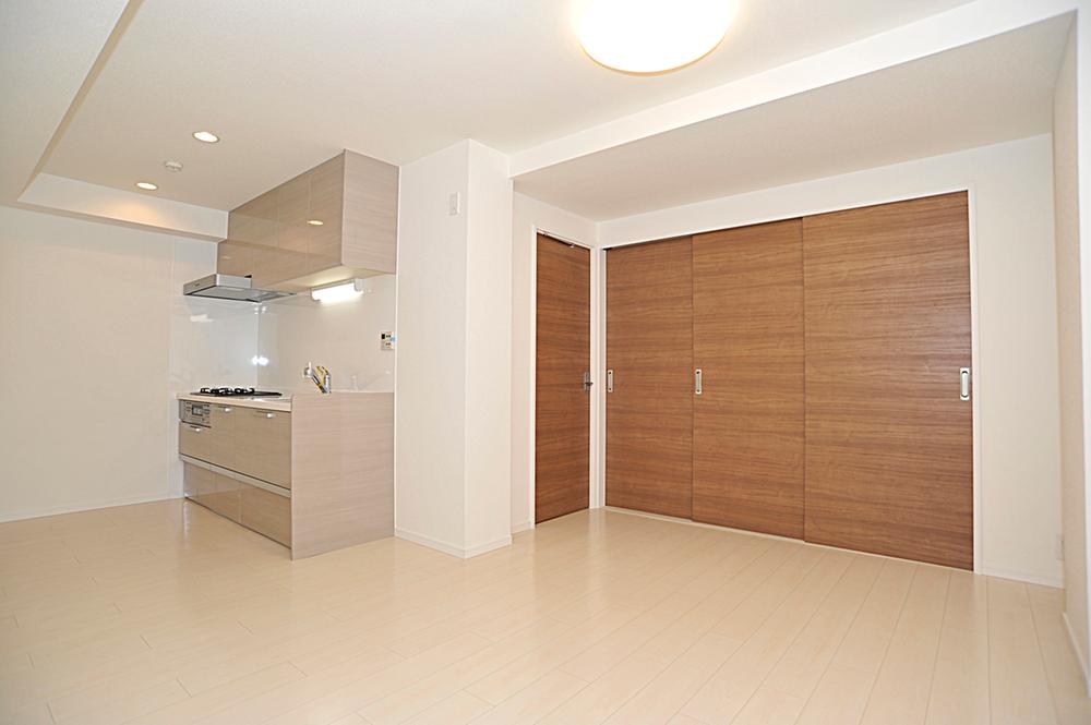 Kitchen. Construction example photo / A full renovation from the skeleton, Reborn in the same way new construction.