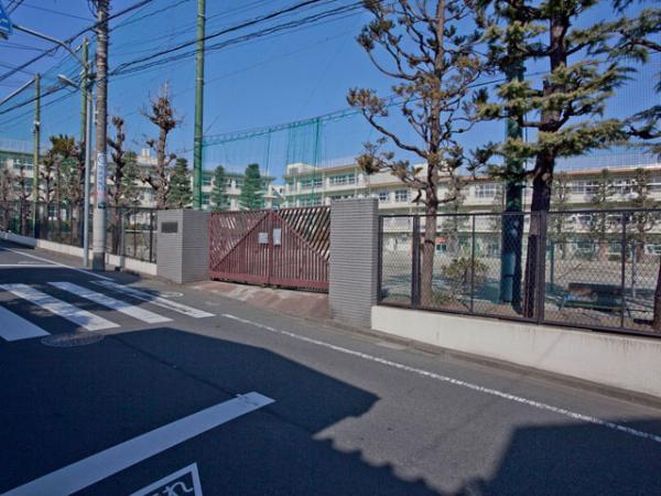Primary school. 390m to Ota Tatsumine cho Elementary School