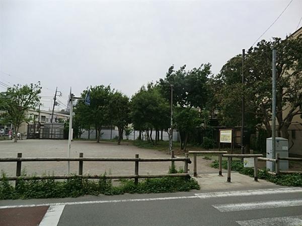park. 273m until Onazuka Nakayoshi Park