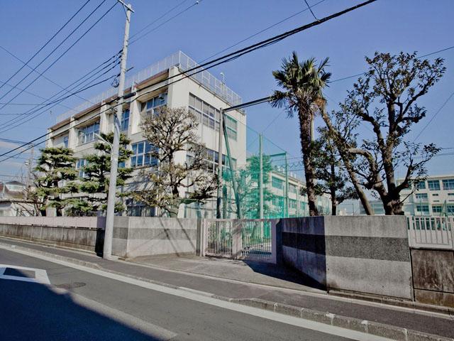 Junior high school. Daejeon municipal Yasukata until junior high school 740m