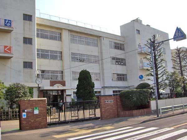 Primary school. 650m to Ota Ward Izumo Elementary School