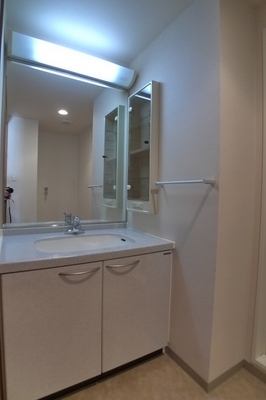 Washroom. ◆ Independent wash basin ◆ It survives in the morning of preparation!