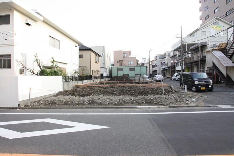 Local appearance photo. Newly built detached wooden 2 × 4 Itopia home construction.