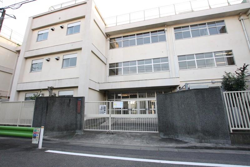 Primary school. Ota Ward Rokugo to elementary school 549m