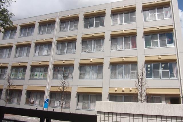 high school ・ College. Tokyo Metropolitan field Sakuradai 760m to high school