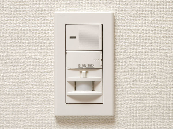 Other.  [Light switches with motion sensors] Lighting automatically lighting by sensing the comings and goings of people ・ In order to turn off, Forgetting to turn off was also installed lighting switches with motion sensors in the front door to prevent.