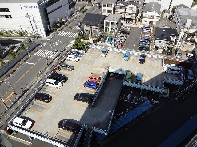 Parking lot. On-site self-propelled parking