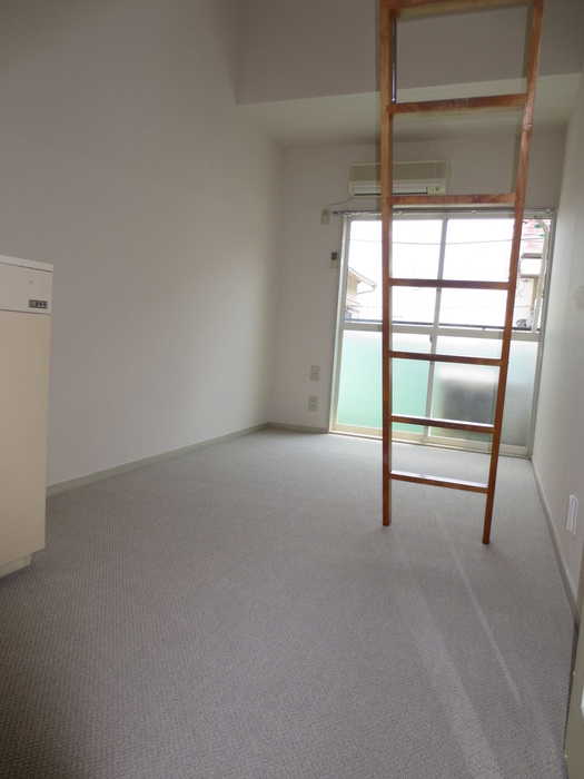 Living and room