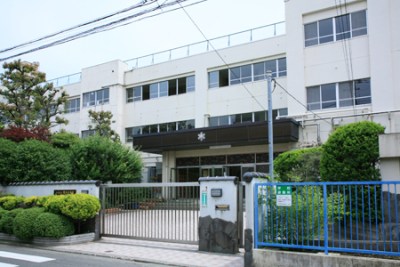 Junior high school. Yukitani 261m until junior high school (junior high school)