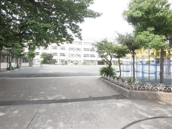 Primary school. Ota 150m to stand Izumo elementary school