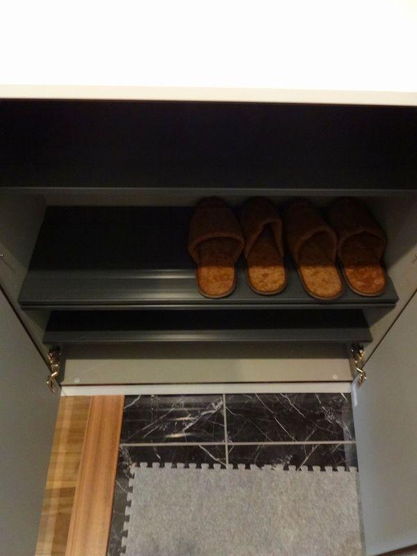 Receipt. Shoe box