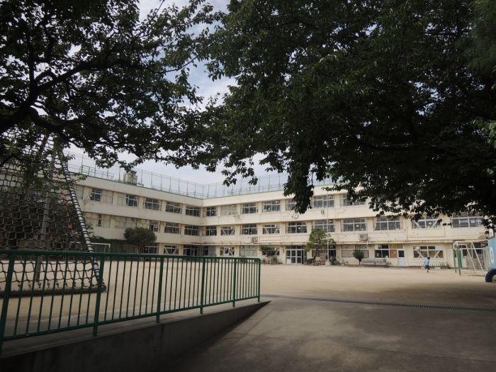 Primary school. Ota 529m caption to stand Akamatsu Elementary School
