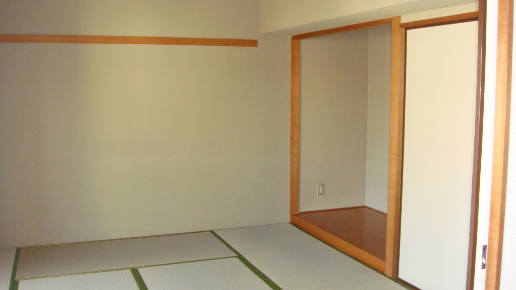 Living and room. Alcove of there Japanese-style.