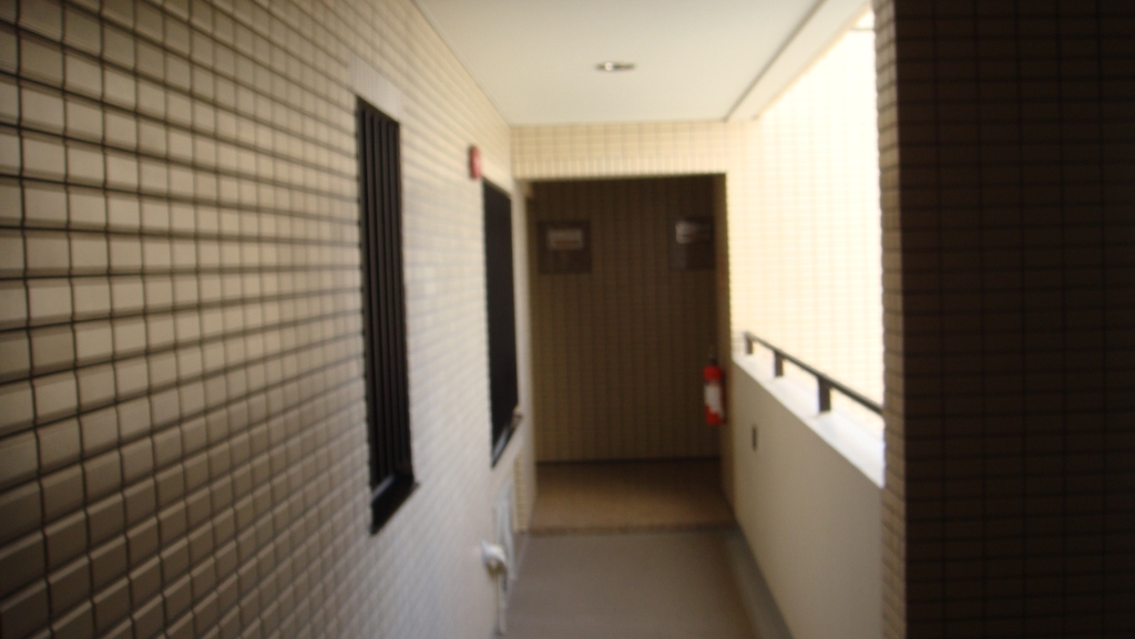 Other common areas. Since the inner corridor safely in the rain.