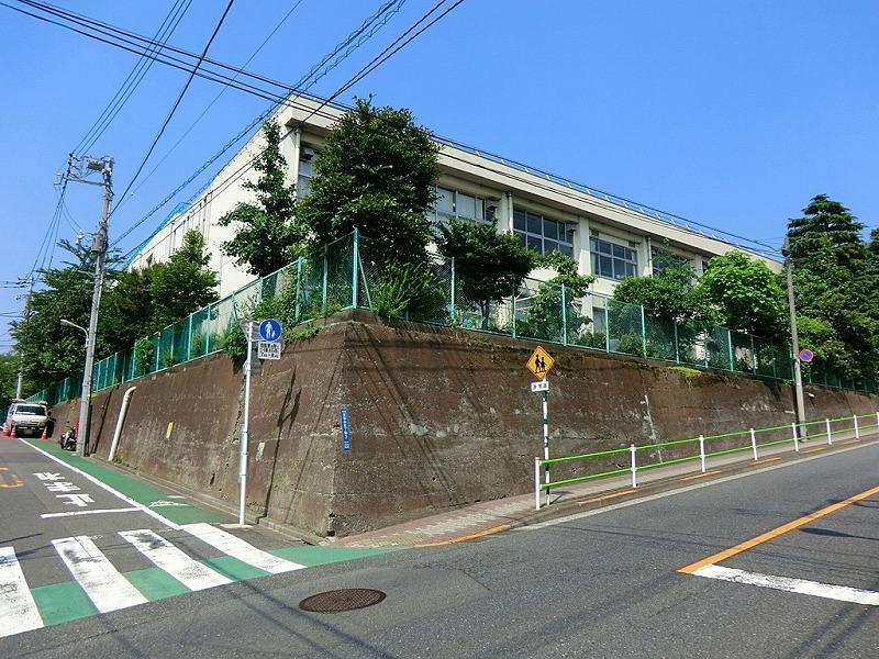 Primary school. IkeYuki until elementary school 295m