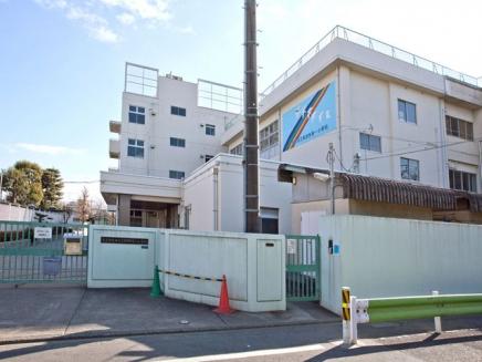 Primary school. Municipal Higashi Chofu to elementary school 320m