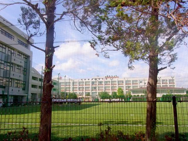 high school ・ College. Private Nittaiebara until high school 853m