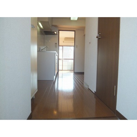 Living and room. kitchen ・ Corridor