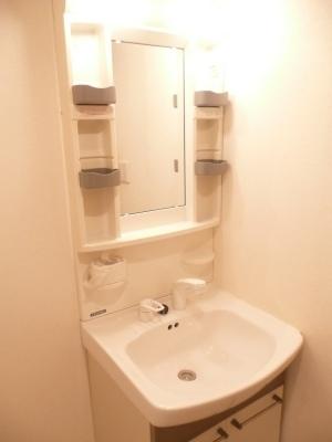 Wash basin, toilet