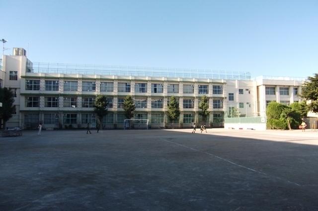 Primary school. Ota Ward Tokumochi to elementary school 521m