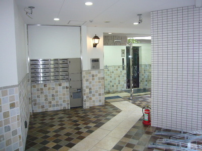 Entrance. auto lock ・ With security cameras ☆