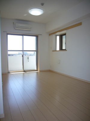 Living and room. Western-style (10.8 Pledge) Corner room ・ Two-sided lighting ☆ Facing south in a bright room