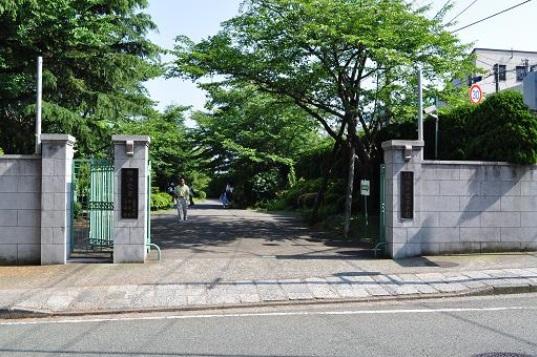 high school ・ College. Private Denenchofu 雙葉 until high school 574m