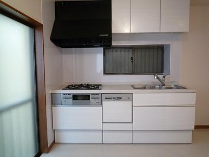 Kitchen. System kitchen dishwasher ・ Water purifier with ・ Kitchen panel exchange