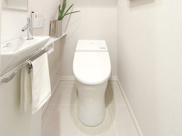 Bathing-wash room. Water-saving ・ Contributing to space-saving, Washlet-integrated toilet