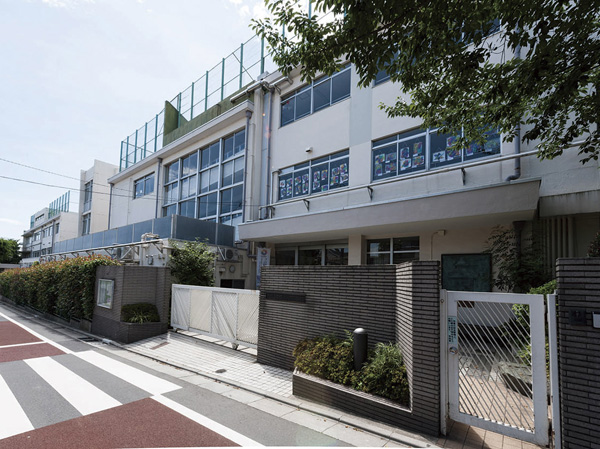 Surrounding environment. Ward Denenchofu elementary school (about 1240m, 16-minute walk)