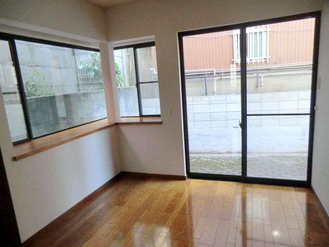 Living and room