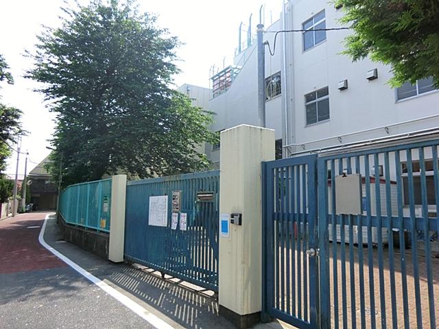 Primary school. Heart to admit 550m oneself and others to Ota Ward Senzokuike elementary school, To target a solid academic achievement, Manufacturing Forum, Large jump rope, First writing of the New Year is a school that have gone aligned whole school, etc.