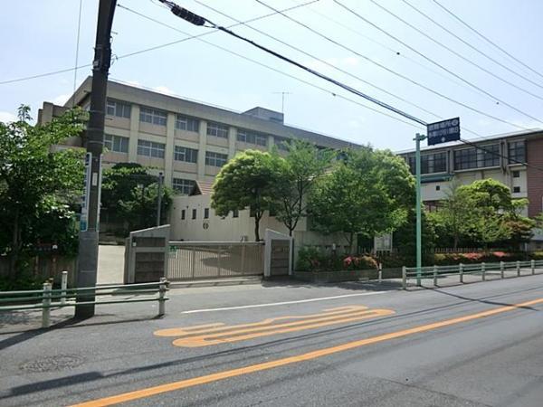 Junior high school. 900m to Omori tenth junior high school